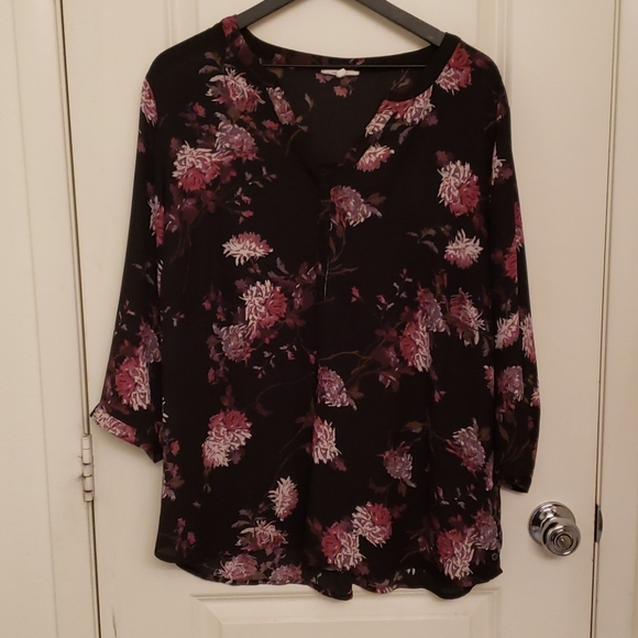 Maurices Tops - Maurices 2X Black Floral Print 3/4 Sleeve Blouse